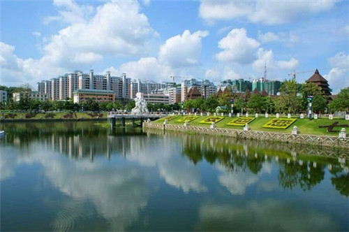 落日投江催棹返含义（江头落日）